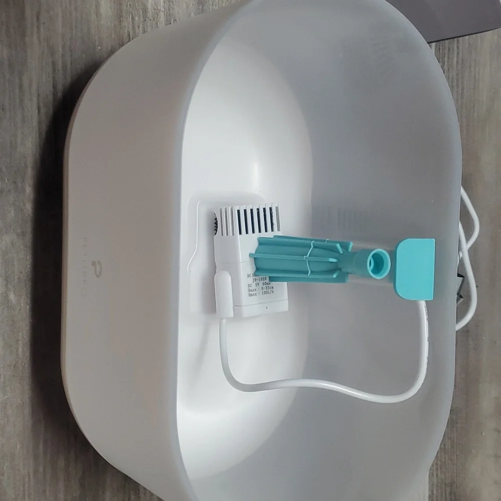 Pet water fountain
